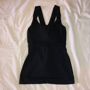 black lululemon tank top